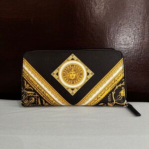 Brand new unused Versace Wallet